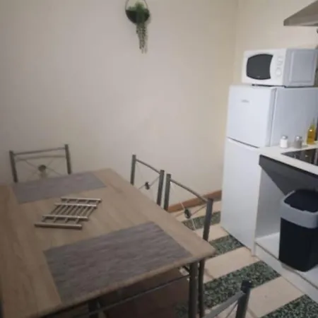 Сasa de vacaciones Jolie Maison Dans Les Corbieres Capendu